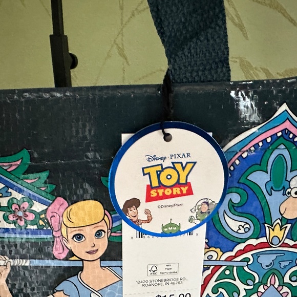 VERA BRADLEY DISNEY PIXAR TOY STORY MARKET TOTE:NWT ANDY'S ROOM - Picture 8 of 13